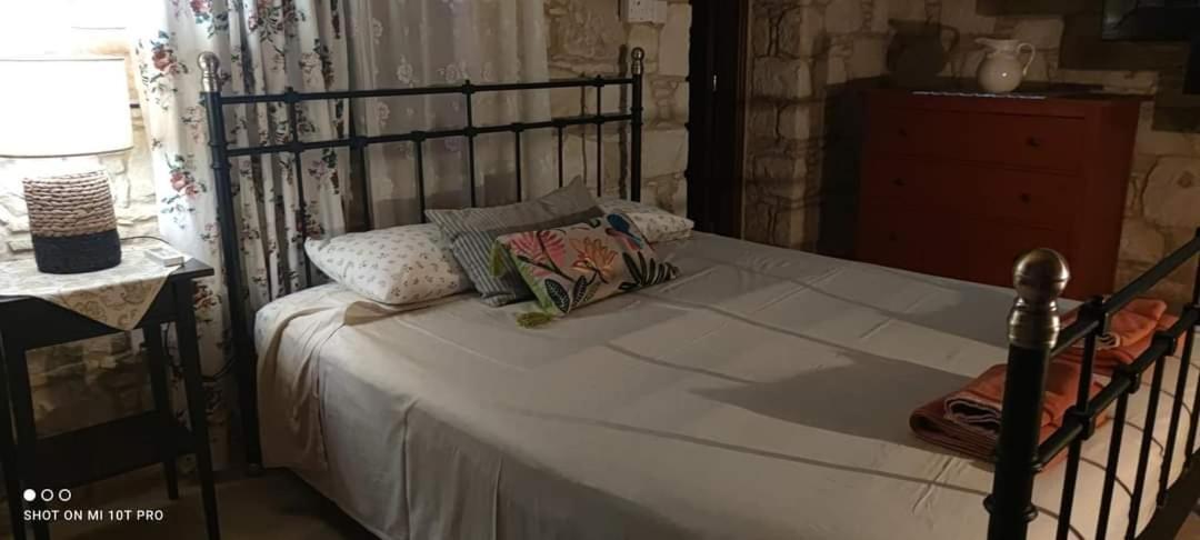 Aliki'S House 1+ 2 Guest House Polis ภายนอก รูปภาพ