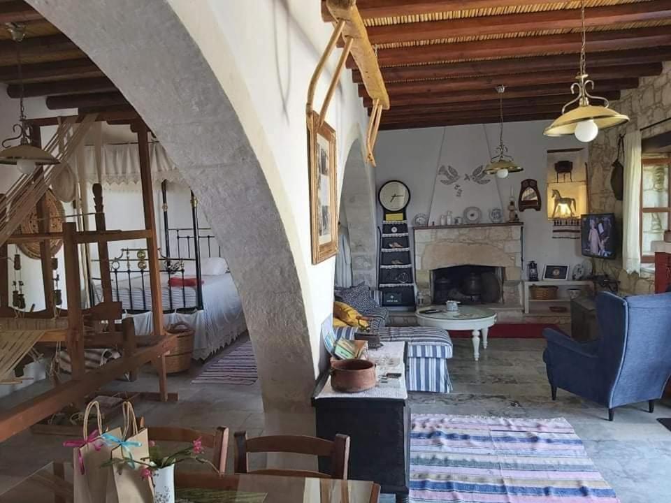 Aliki'S House 1+ 2 Guest House Polis ภายนอก รูปภาพ